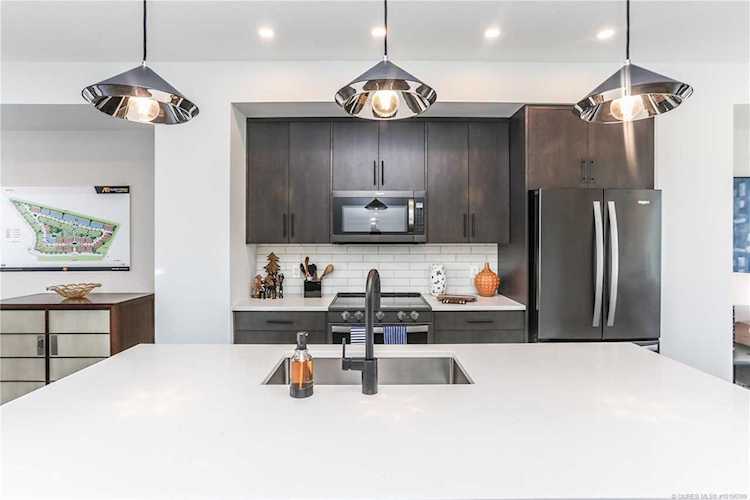 610 Academy Way #374 Kelowna, BC V1V1V1