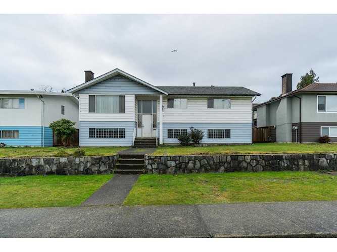 1709 Taralawn Court Burnaby, BC V5B 3H4