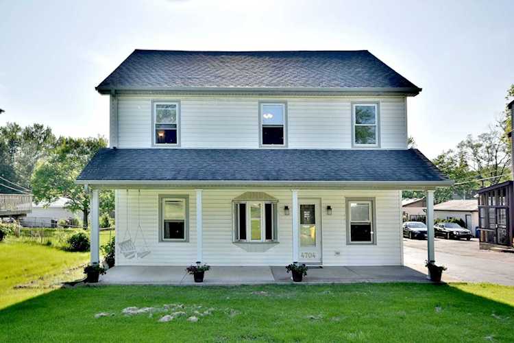 4704 Cross St Downers Grove, IL 60515 | MLS 10410276 Photo 1