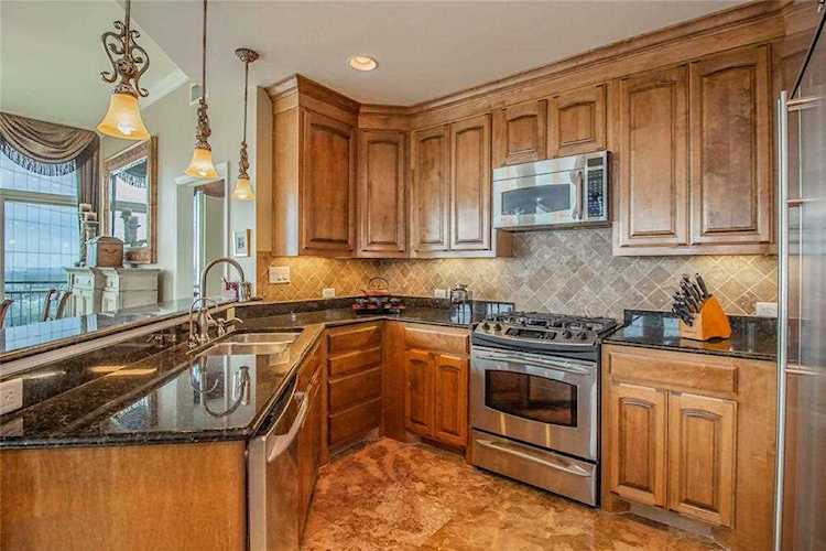 500 Throckmorton #2510 Fort Worth, TX 76102