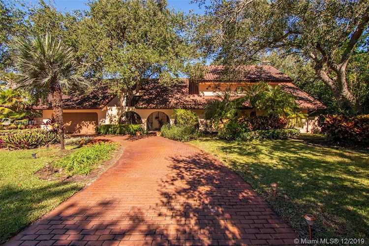 7701 SW 110th St Pinecrest, FL 33156