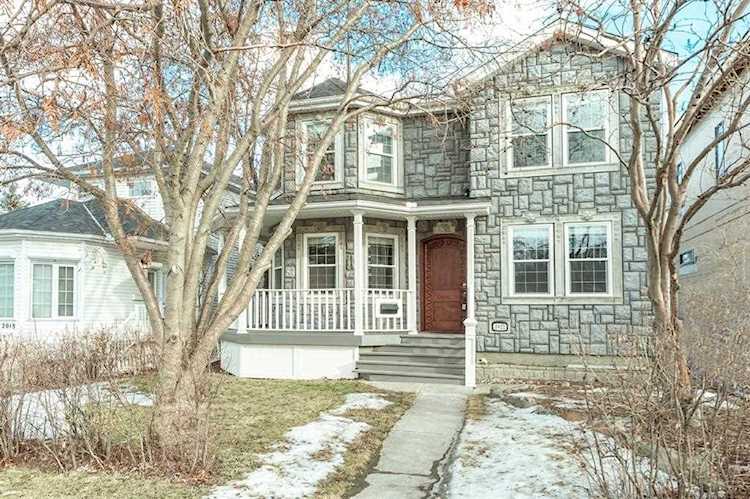 2022 27 Street SW Calgary, AB T2E 2E7