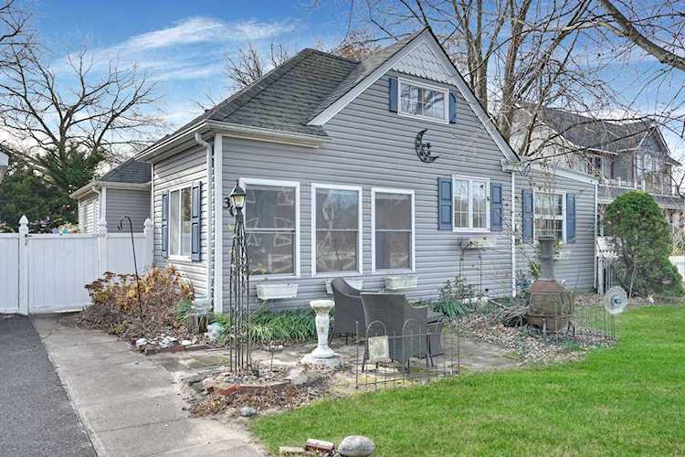 30 W Longport Ave Ocean Gate, NJ 08740