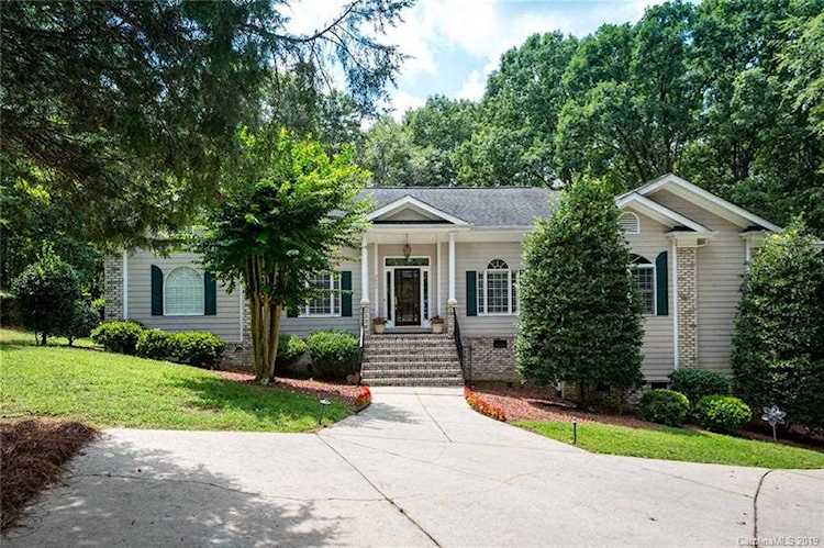 2635 Lynbridge Dr Charlotte, NC 28226