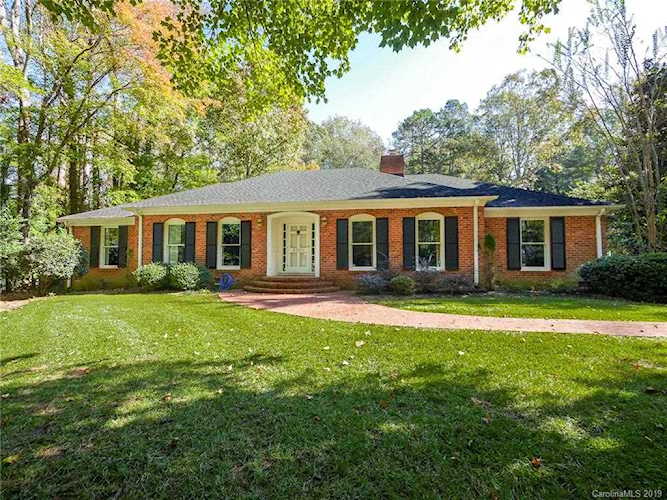 5300 Lancelot Dr Charlotte, NC 28270