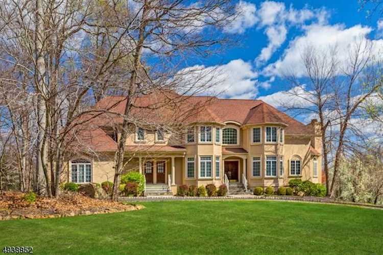 13 Trinity Pl Warren Twp., NJ 07059