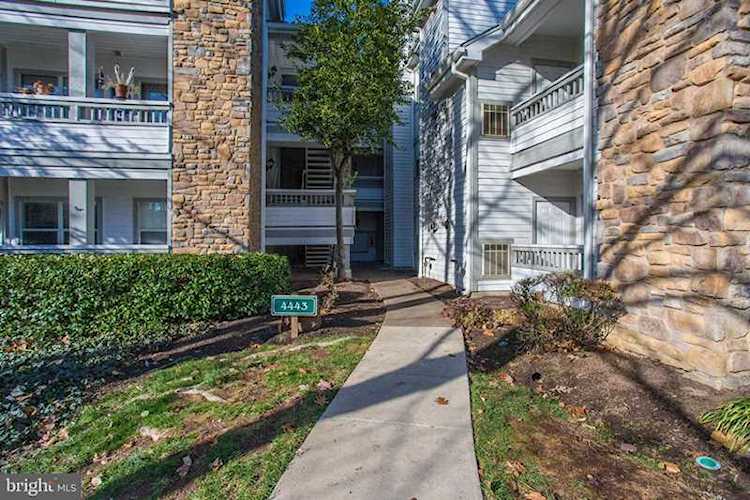 4443 Fair Stone Dr #205 Fairfax, VA 22033 | MLS ® VAFX1101448 Photo 1