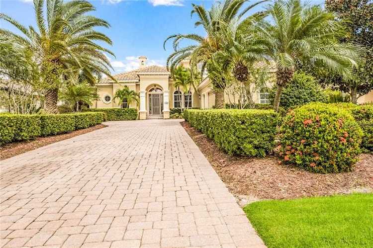 7007 Belmont Court Lakewood Ranch, FL 34202