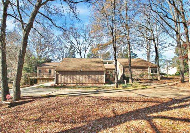 3024 Shallowood Ln Charlotte, NC 28277
