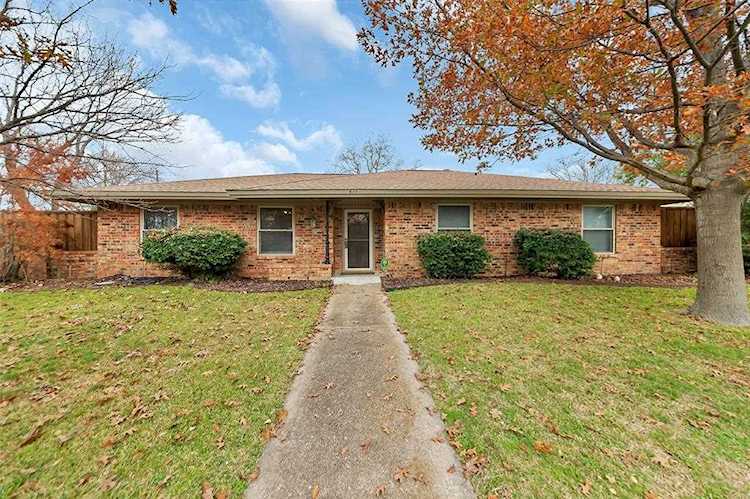 611 Lake Ridge Drive Allen, TX 75002
