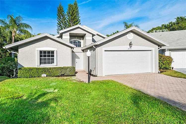 3950 Dafilee Cir West Palm Beach, FL 33417