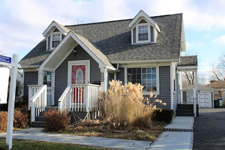 1204 Cleveland St Lockport, IL 60441