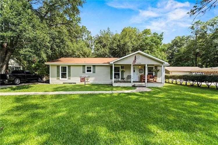 1222 Martha Alleyn Dr Saraland, AL 36571