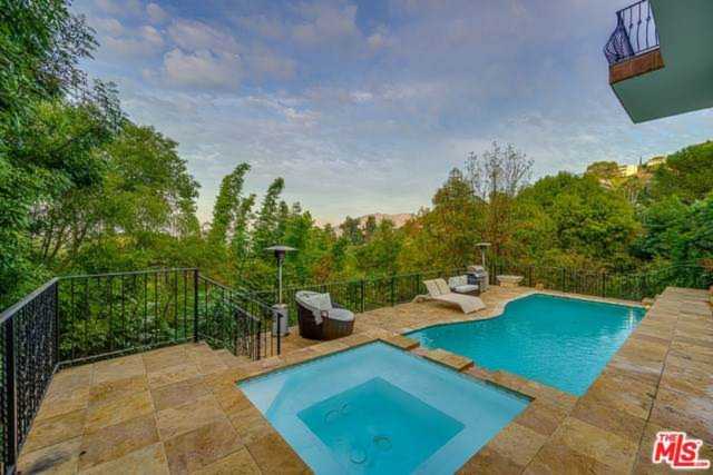7317 Caverna Drive Los Angeles, CA 90068