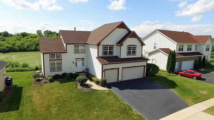 210 High Point Ridge Algonquin, IL 60102 | MLS 10481557 Photo 1