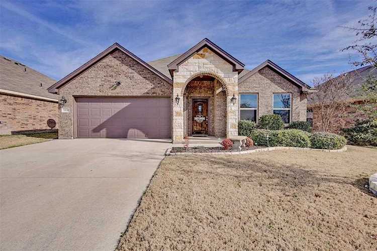 12429 Hunters Mill Trail Burleson, TX 76028