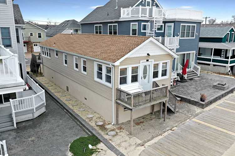 334 E Riviera Ave Ocean Gate, NJ 08740