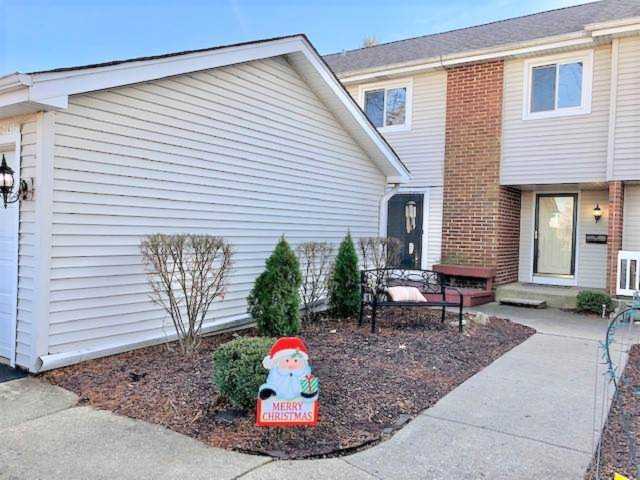 30W383 Pinehurst Dr Naperville, IL 60563