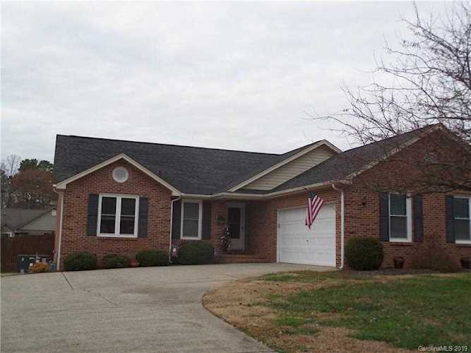 121 Walking Horse Run Stanley, NC 28164