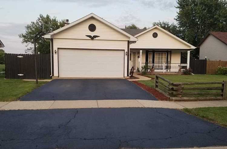 4007 Hennepin Dr Joliet, IL 60431 | MLS 10474934 Photo 1