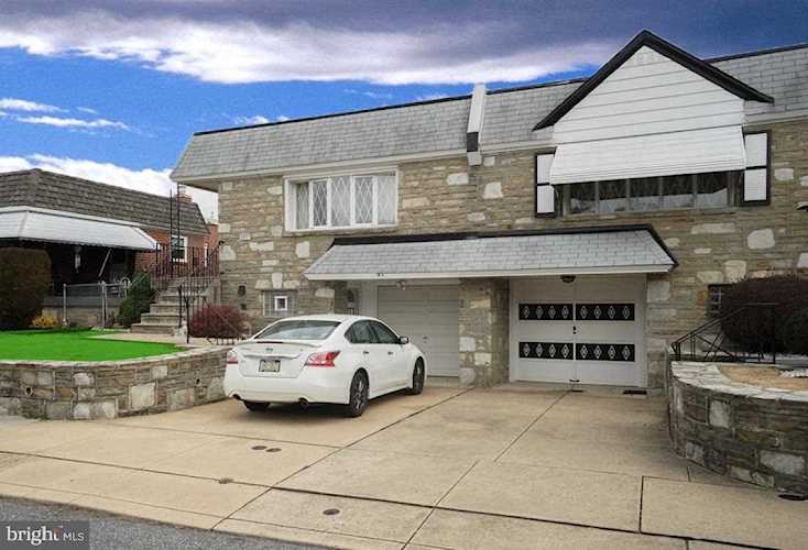 7871 Anita Dr Philadelphia, PA 19111