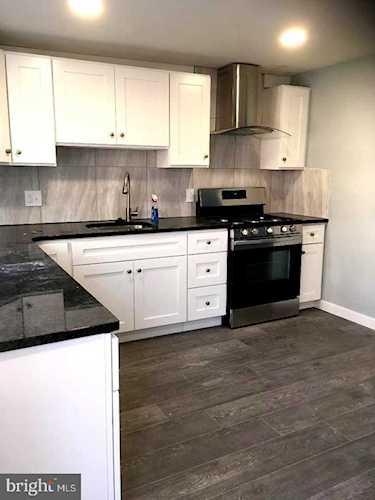 145 E Rockland St Philadelphia, PA 19120