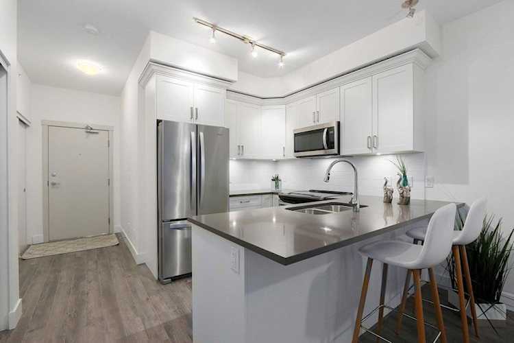 2436 Kelly Avenue #402 Port Coquitlam, BC V3C 1Y4