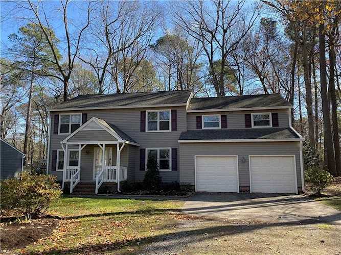 110 Duff Dr Yorktown, VA 23692