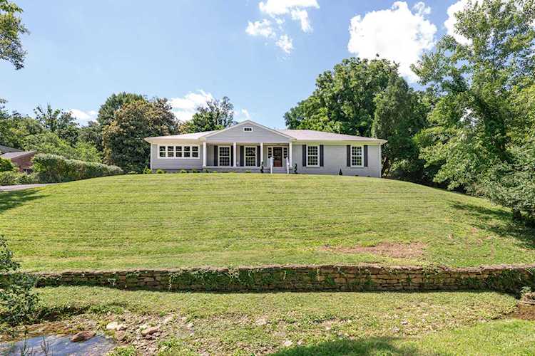 3731 Canoe Ln Louisville, KY 40207