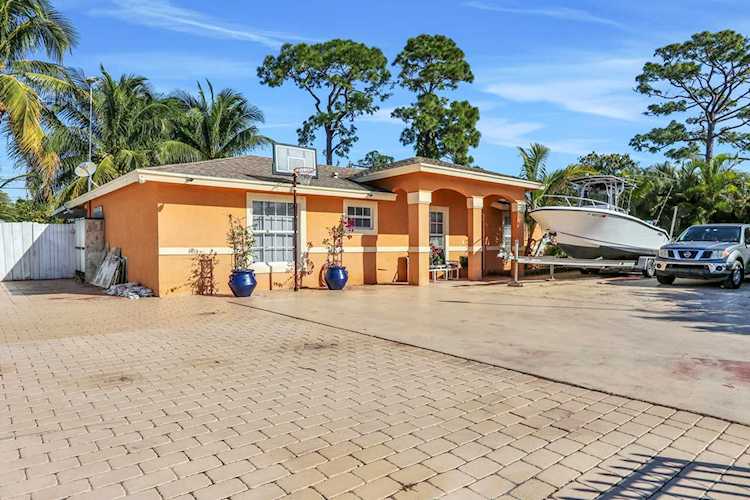 4613 Todd Street Lake Worth, FL 33463
