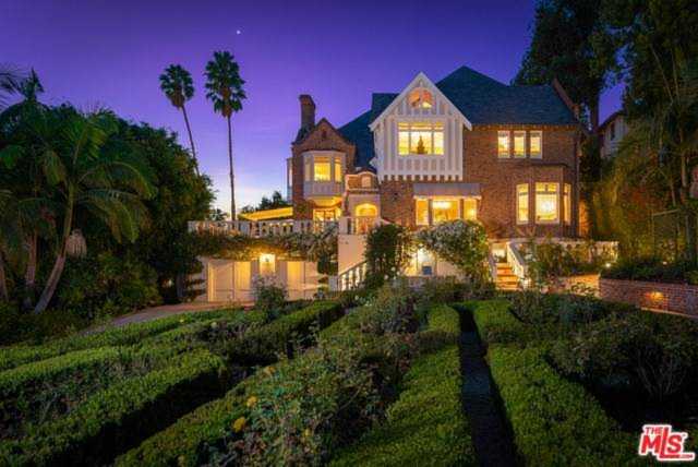 2405 Glendower Avenue Los Angeles, CA 90027
