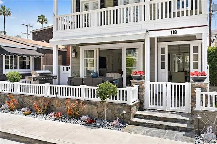 118 Sapphire Avenue Newport Beach, CA 92662
