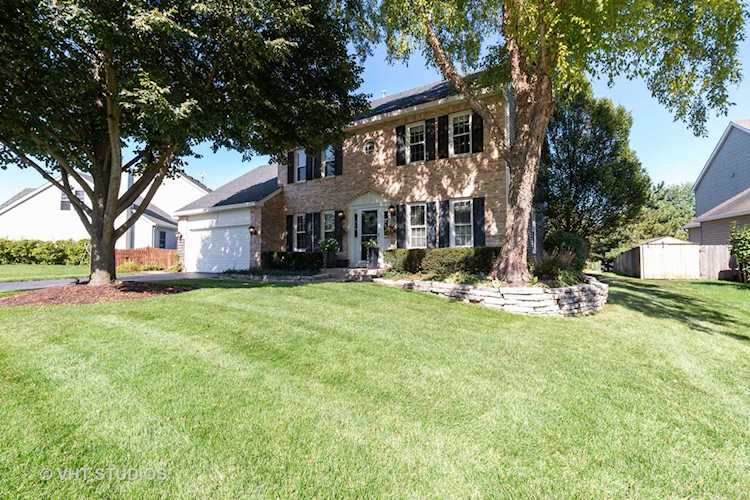 4 Daybreak Ridge Trl Cary, IL 60013