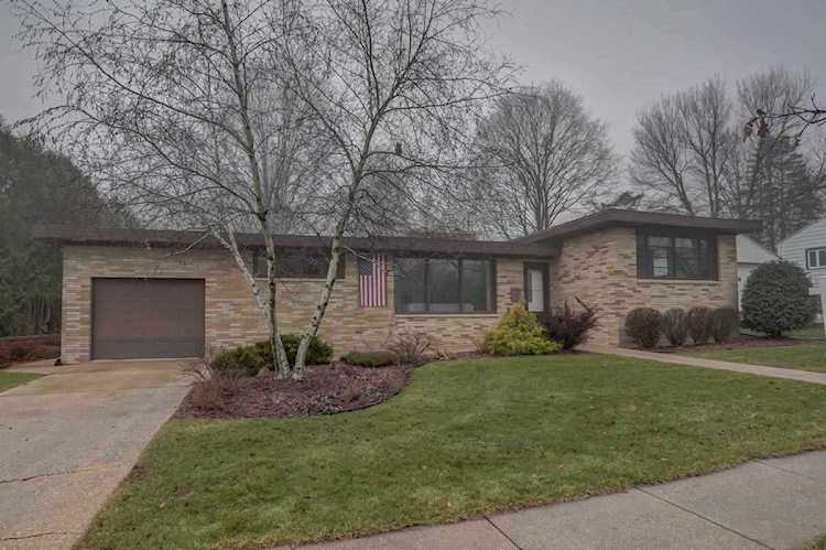 202 Center Ave Mount Horeb, WI 53572