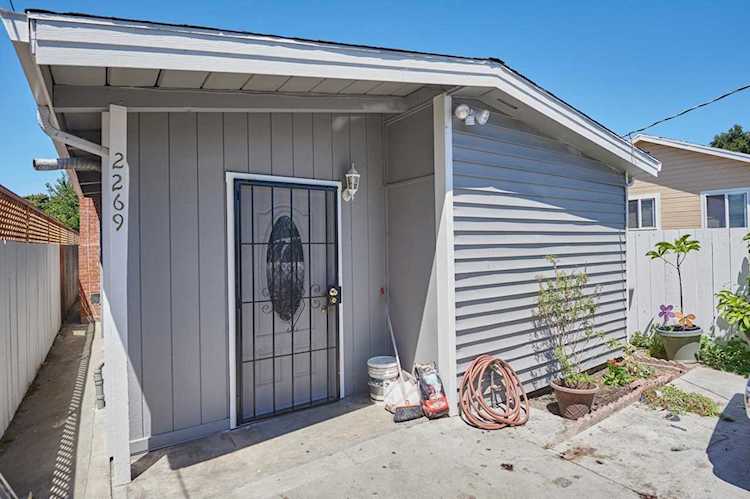 2269 Glen Way East Palo Alto, CA 94303 | MLS 52204146 Photo 1