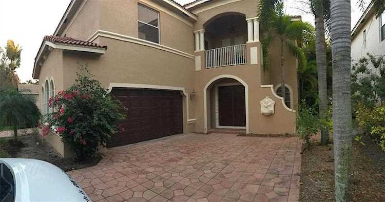 1331 Beacon Cir Wellington, FL 33414