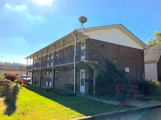 4633 Stonestreet Louisville, KY 40216 | MLS 1547427 Photo 1