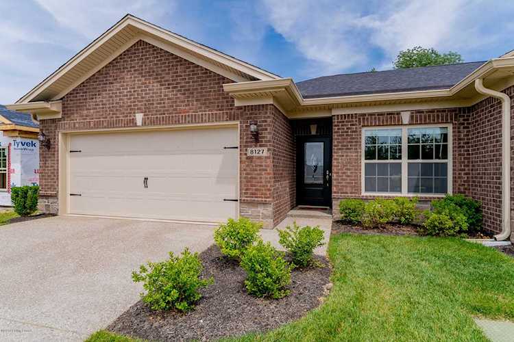 8127 Delta Cir Louisville, KY 40228