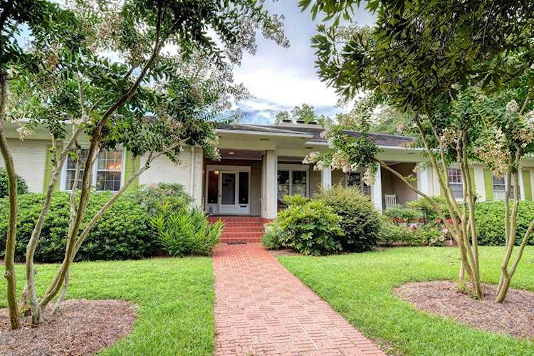 4 Forest Hills Drive Wilmington, NC 28403