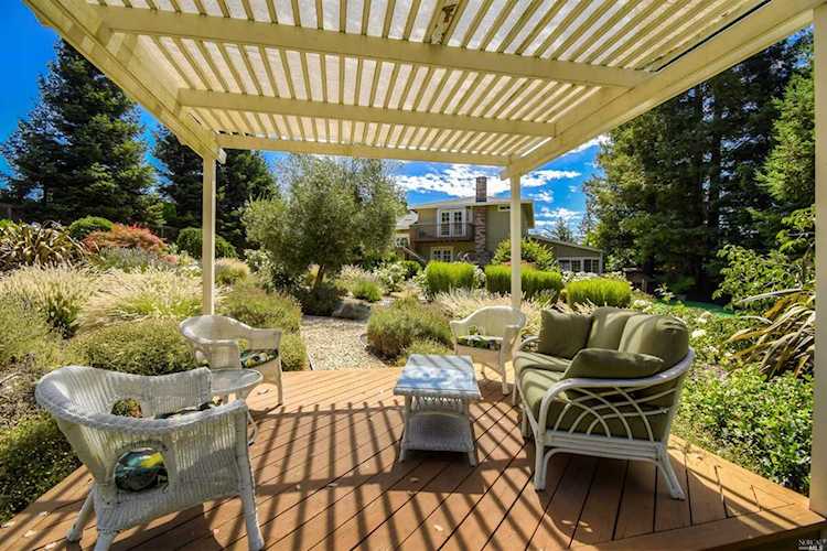 581 Caber Drive Santa Rosa, CA 95409 | MLS 21919364 Photo 1
