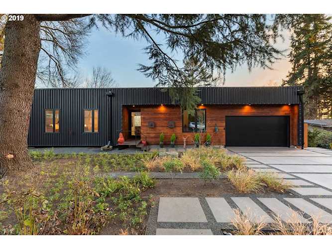 4660 Upper Dr Lake Oswego, OR 97035