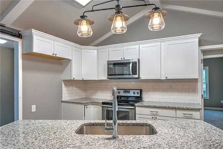 1801 Linwood Rd Gastonia, NC 28052 | MLS 3570052 Photo 1