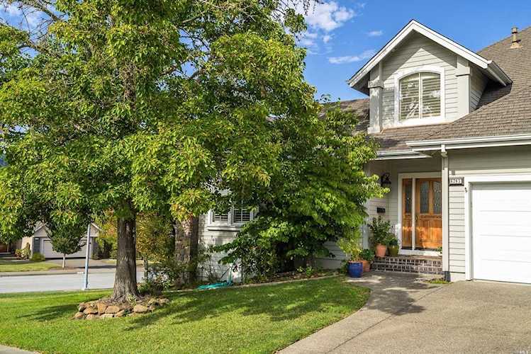 6293 Meadowridge Drive Santa Rosa, CA 95409 | MLS 21922562 Photo 1