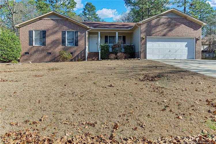 27 Lotus Ln Sanford, NC 27332