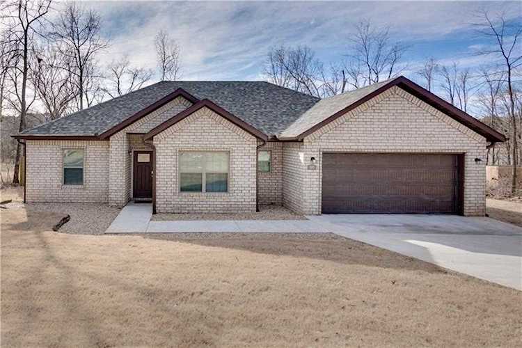 50 Overton Dr Bella Vista, AR 72714