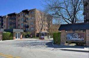 9355 Landings Ln #207 Des Plaines, IL 60016