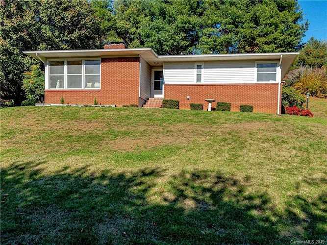 1 Haywood Dr Canton, NC 28716
