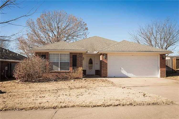 1155 S Pepper Tree Ln Fayetteville, AR 72704