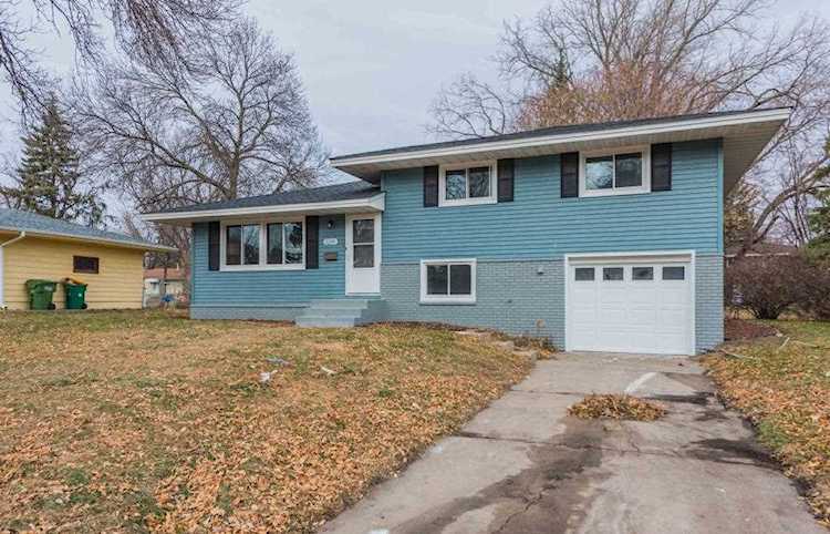 3200 64th Avenue N Brooklyn Center, MN 55429