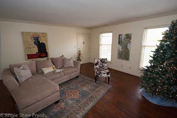 4716 Salisbury Square #103 Louisville, KY 40207